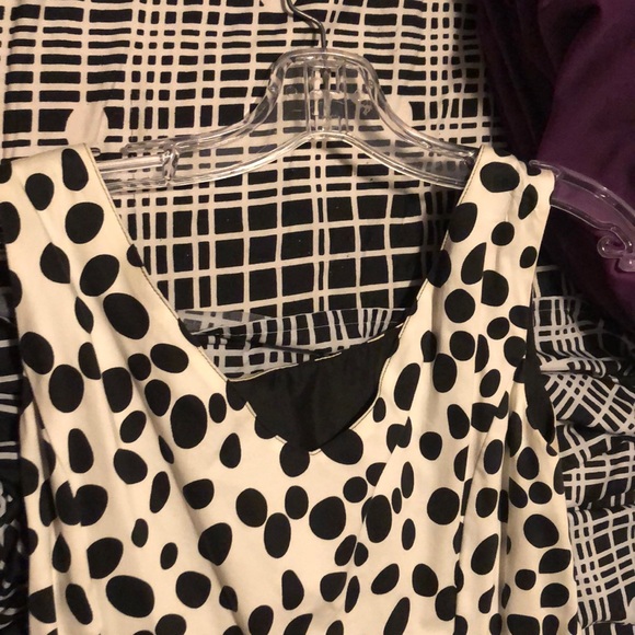 White and black dotted party dress - plus size - Picture 3 of 4